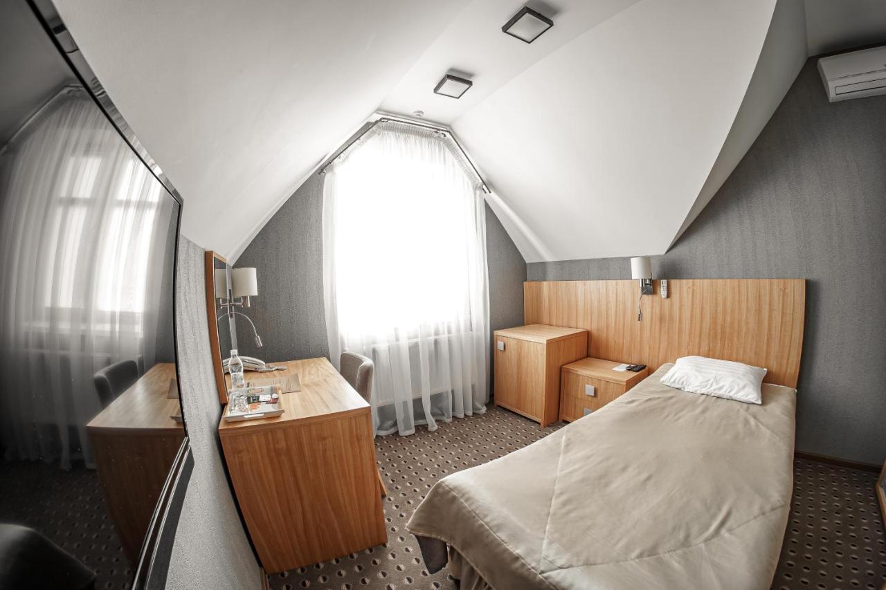 Kolobok Hotel Kniahynynok Exterior photo